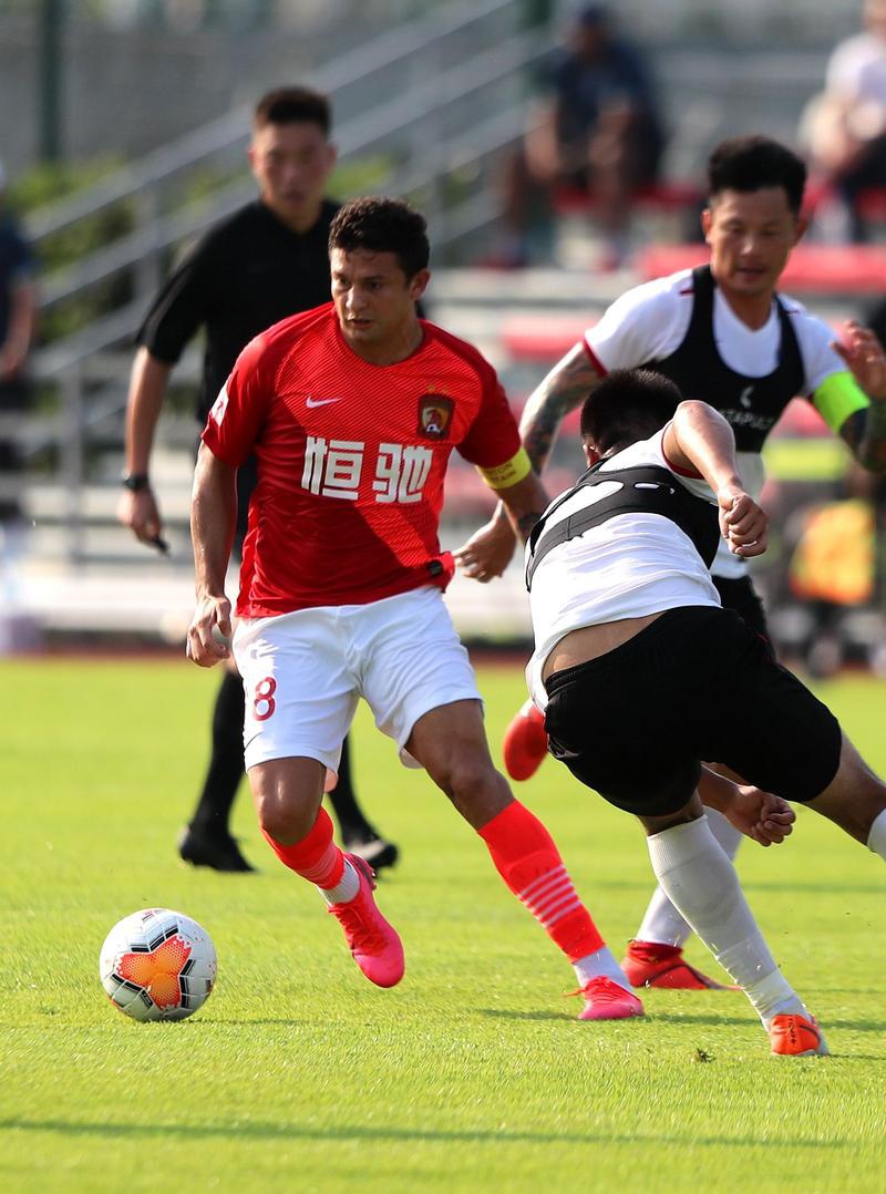 包含广州恒大客场战胜对手，豪取分的词条