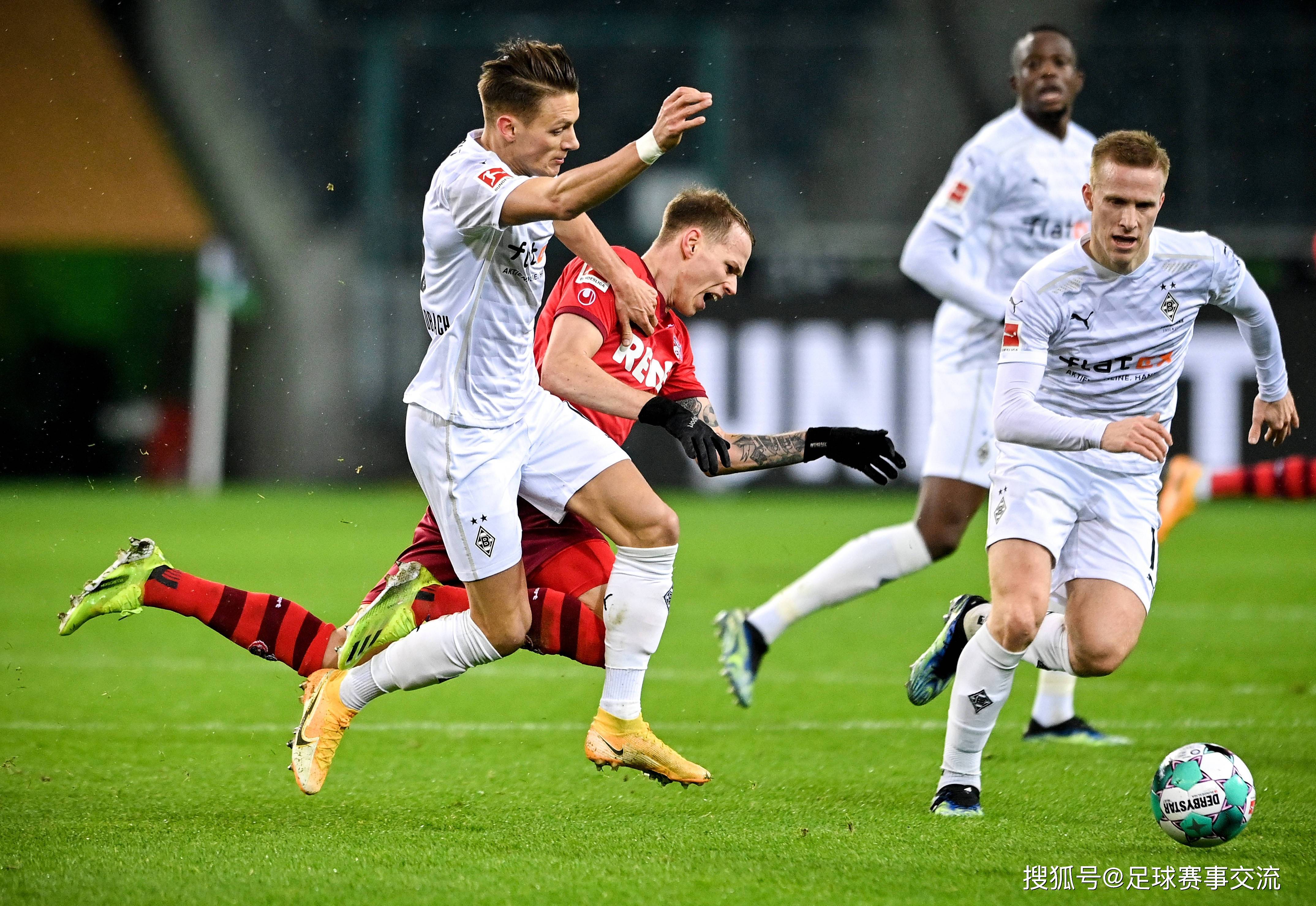 包含汉堡队表现不佳，球迷担心未来发展的词条