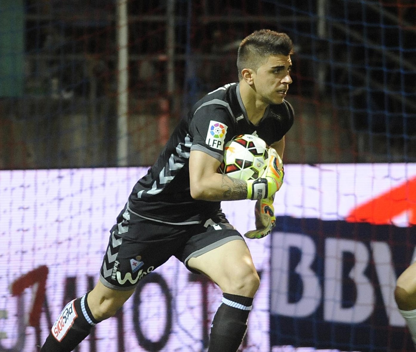 萨拉戈萨不敌埃瓦尔，遭遇连败厄运