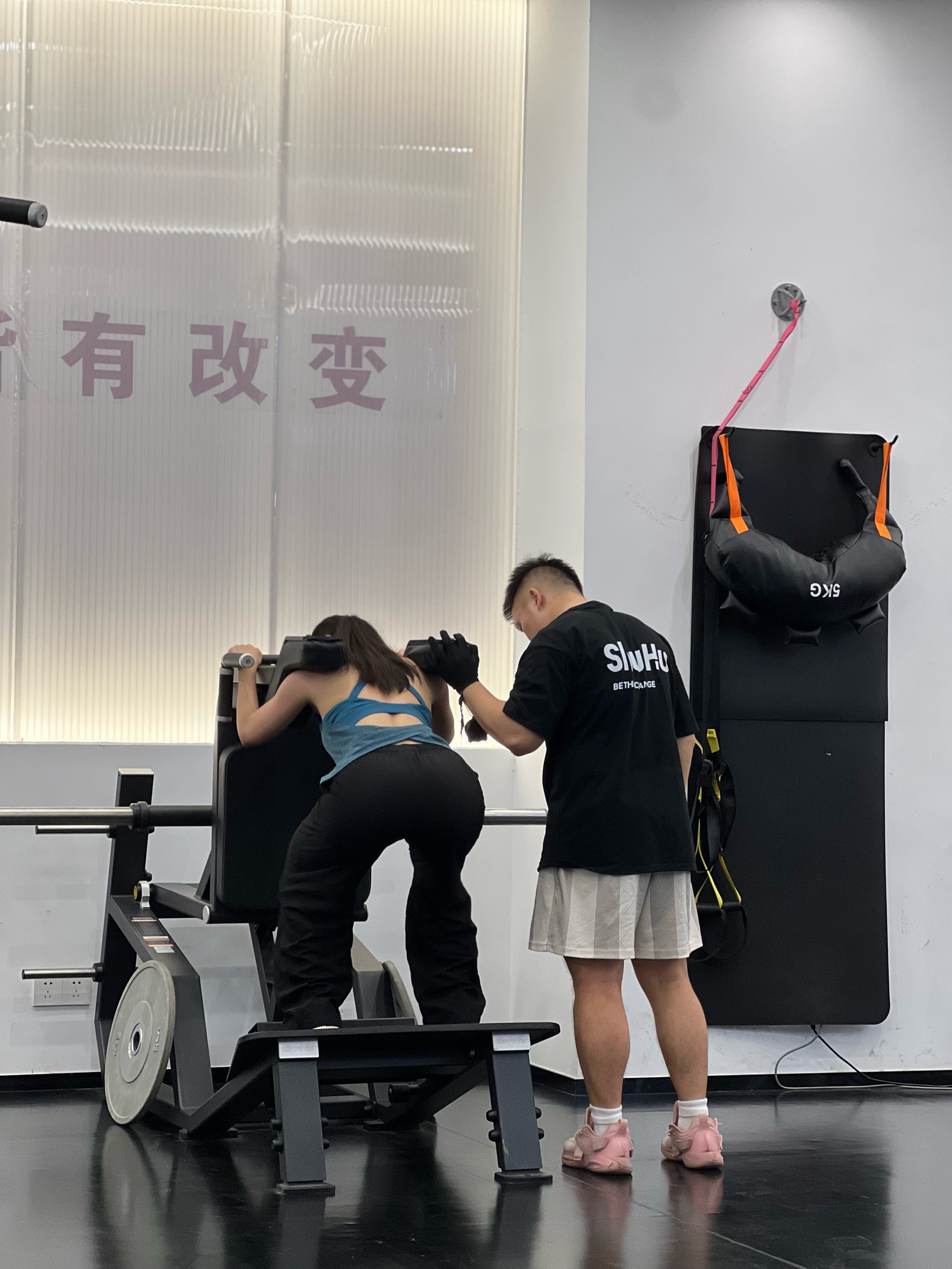 球队濒临降级危机，教练团队研究求新变化的简单介绍