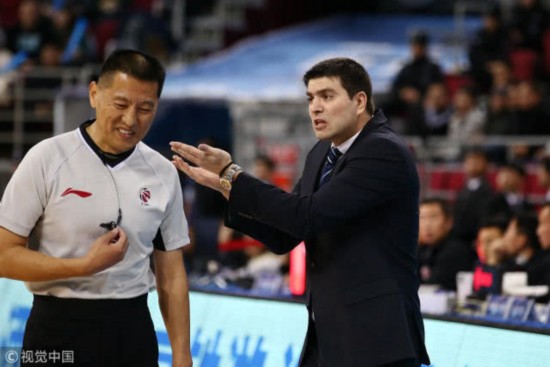 拜仁慢热遭遇连败，主教练受到质疑的简单介绍