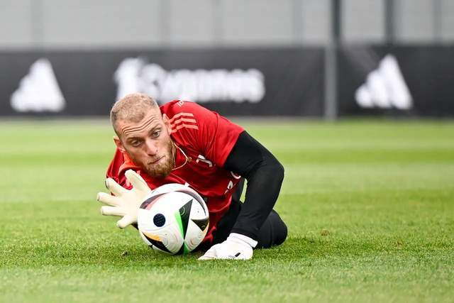 尤文门将神勇扑救,保住球队胜利 尤文门将神勇扑救,保住球队胜利