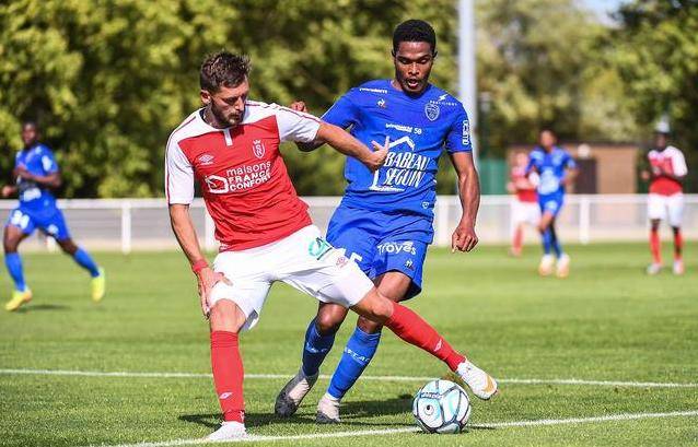 斯特拉斯堡主场告捷,保级前景一片光明 斯特拉斯堡主场告捷,保级前景一片光明