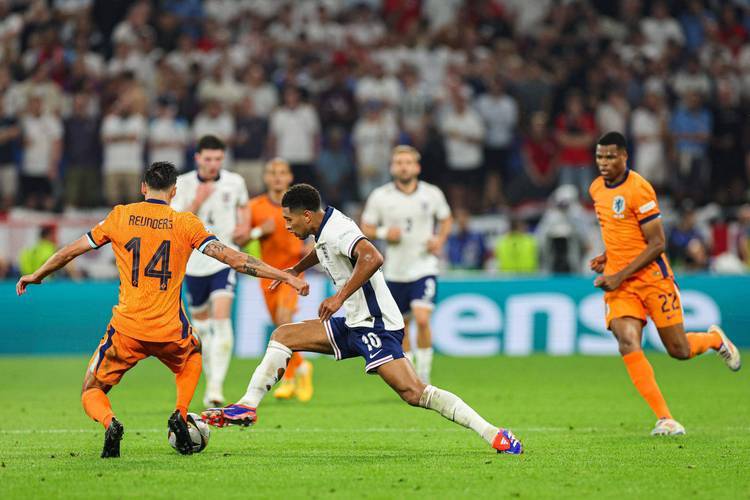 法国与芬兰对决,实力对比令人期待 法国与芬兰对决,实力对比令人期待