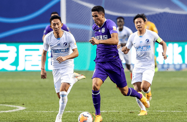 天津泰达士气高涨，连胜风采不减