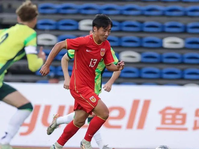 澳大利亚队夺得世界杯冠军,球迷欢呼雀跃 澳大利亚队夺得世界杯冠军,球迷欢呼雀跃