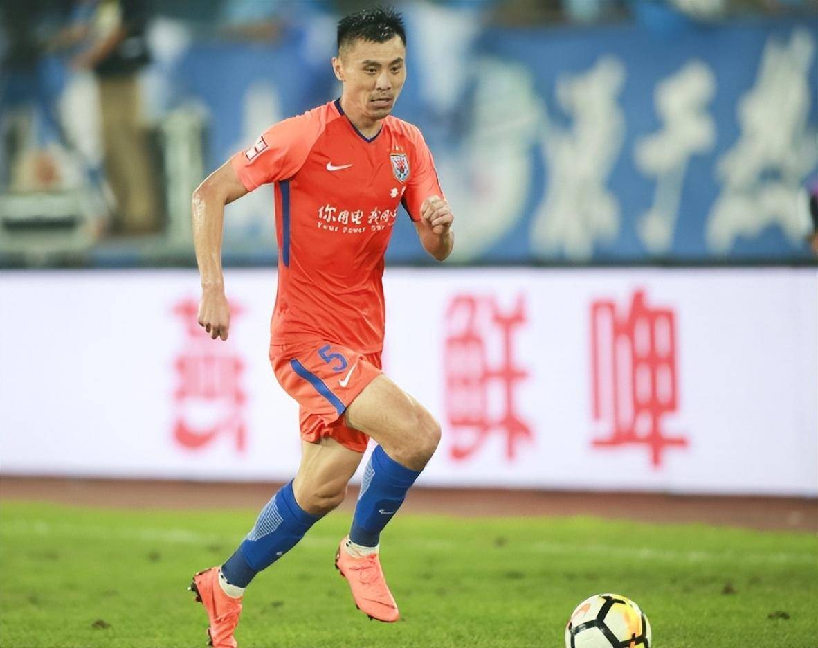 山东鲁能全队备战当日比赛，期待一场胜利的简单介绍