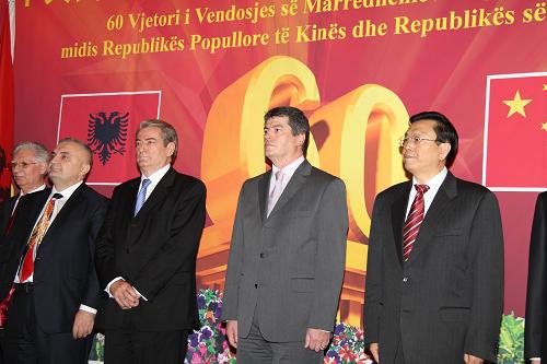 包含捷克与阿尔巴尼亚展开激烈角逐,最终平局收场的词条 包含捷克与阿尔巴尼亚展开激烈角逐,最终平局收场的词条