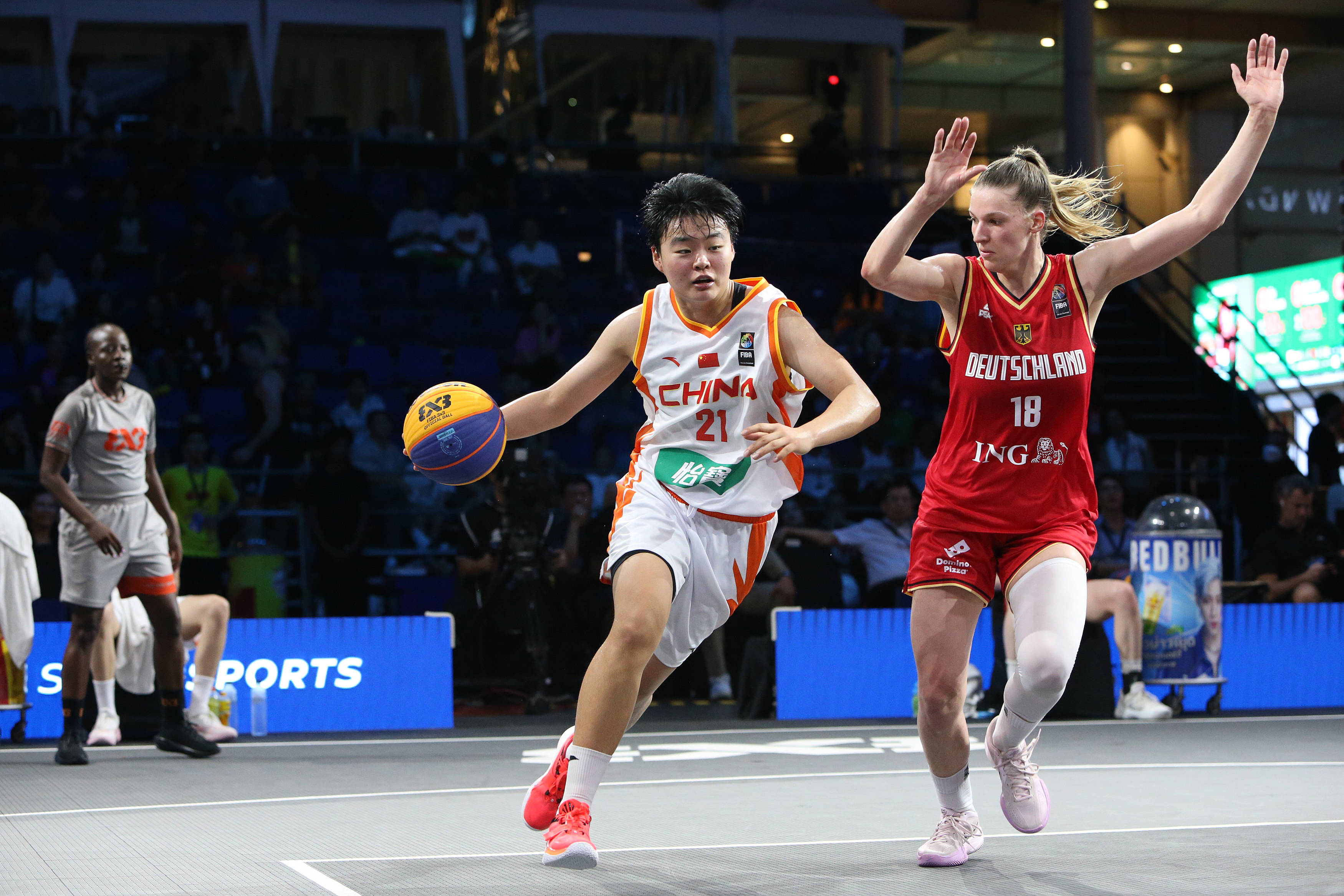 女篮球队员获得当地体育精神奖项