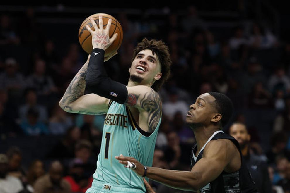 黄蜂再胜老鹰,拉梅洛-鲍尔疯狂表现的简单介绍 黄蜂再胜老鹰,拉梅洛-鲍尔疯狂表现的简单介绍