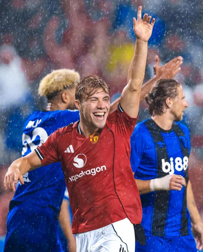 曼联客场1-0击败伯恩茅斯,博格巴破门助红魔保持胜利 曼联客场1-0击败伯恩茅斯,博格巴破门助红魔保持胜利