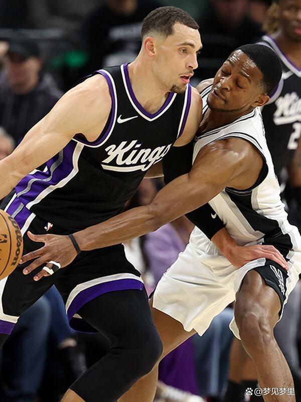 马刺大胜灰熊,德罗赞拿下三双 马刺大胜灰熊,德罗赞拿下三双